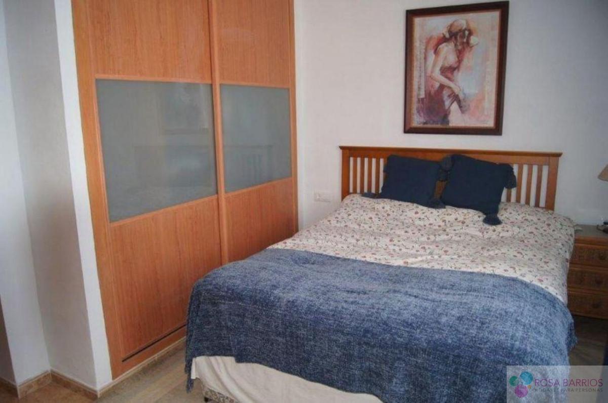 For sale of penthouse in Estepona