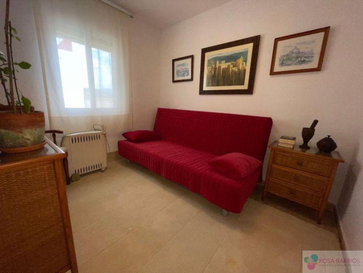 For sale of penthouse in Estepona