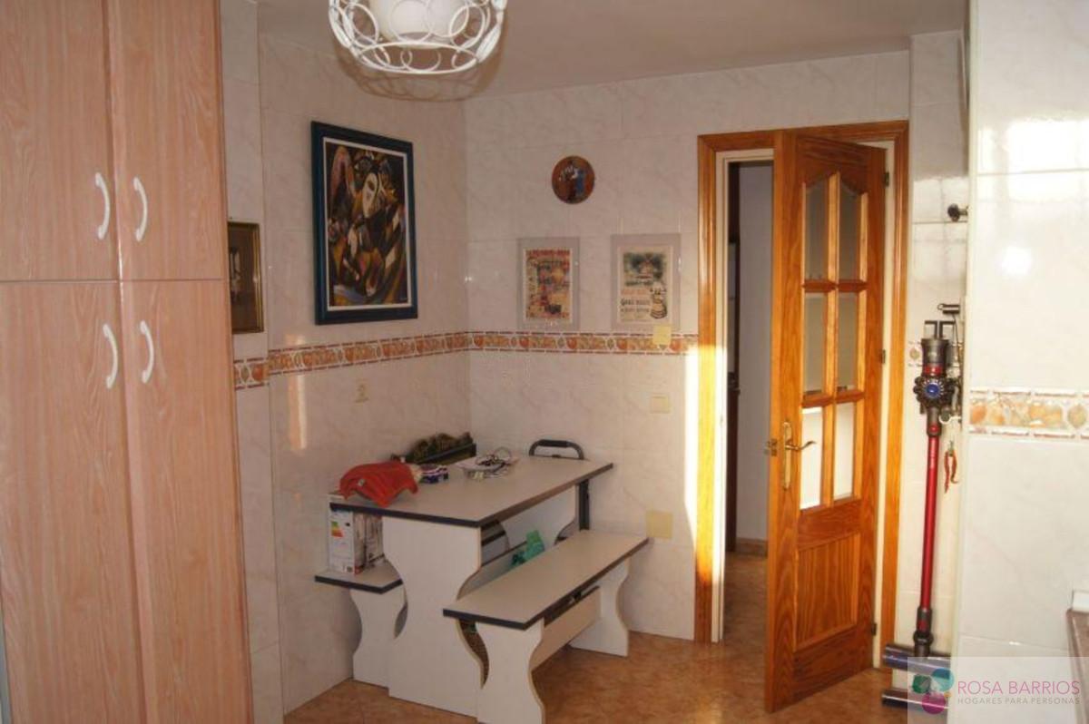 For sale of penthouse in Estepona