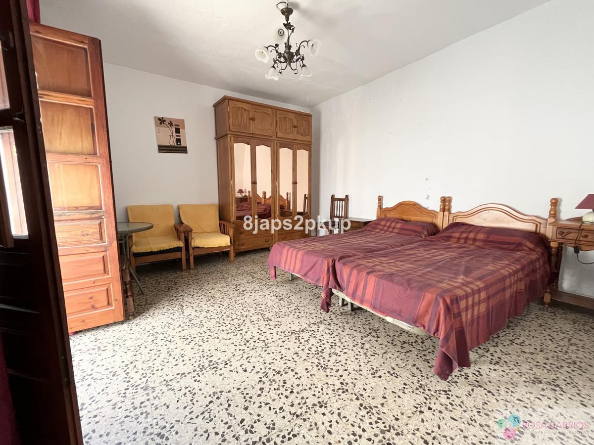 Zu verkaufen von villa in
 Estepona