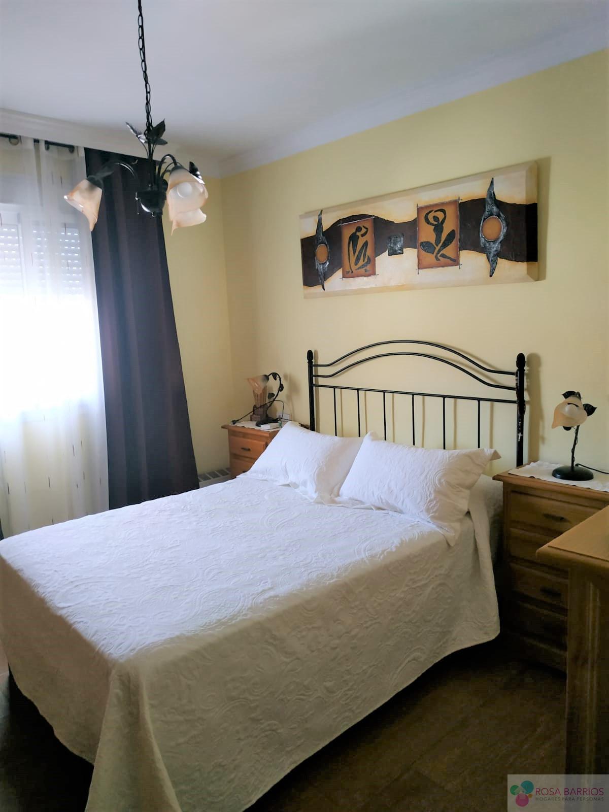 For sale of penthouse in Estepona