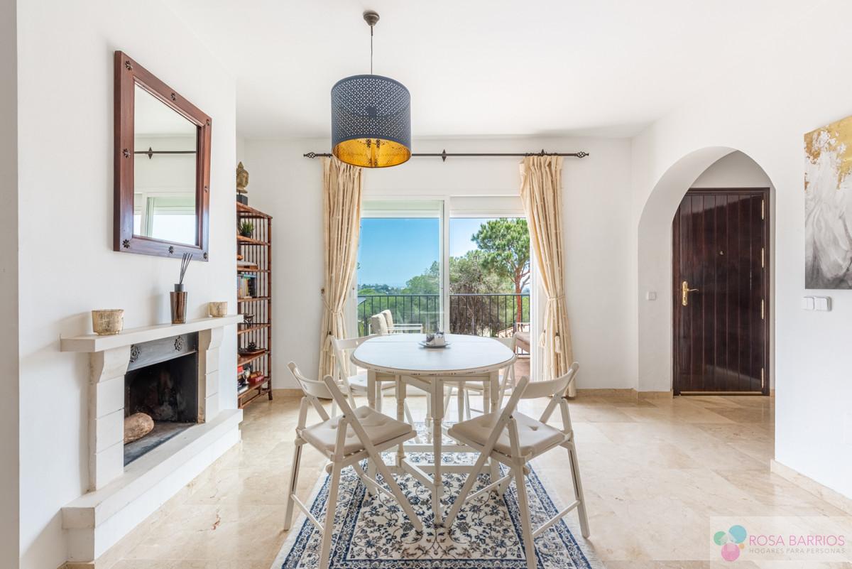 For sale of apartment in Nueva Andalucía