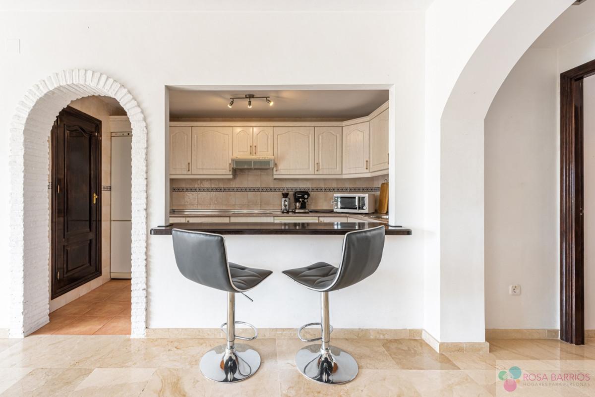 For sale of apartment in Nueva Andalucía