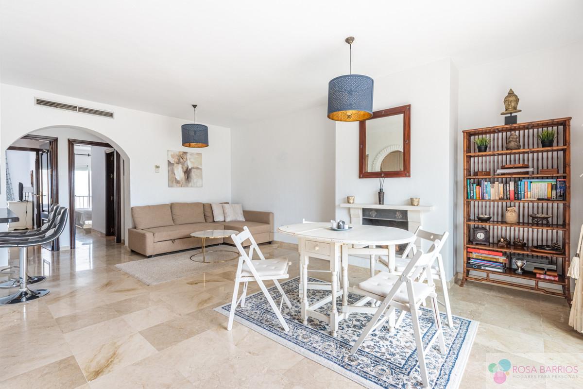 For sale of apartment in Nueva Andalucía