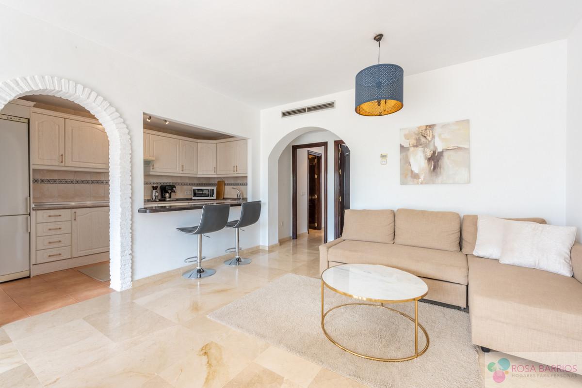 For sale of apartment in Nueva Andalucía