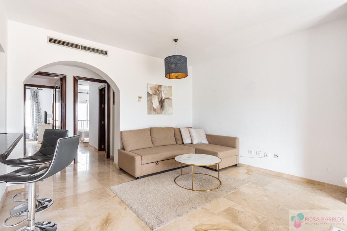 For sale of apartment in Nueva Andalucía