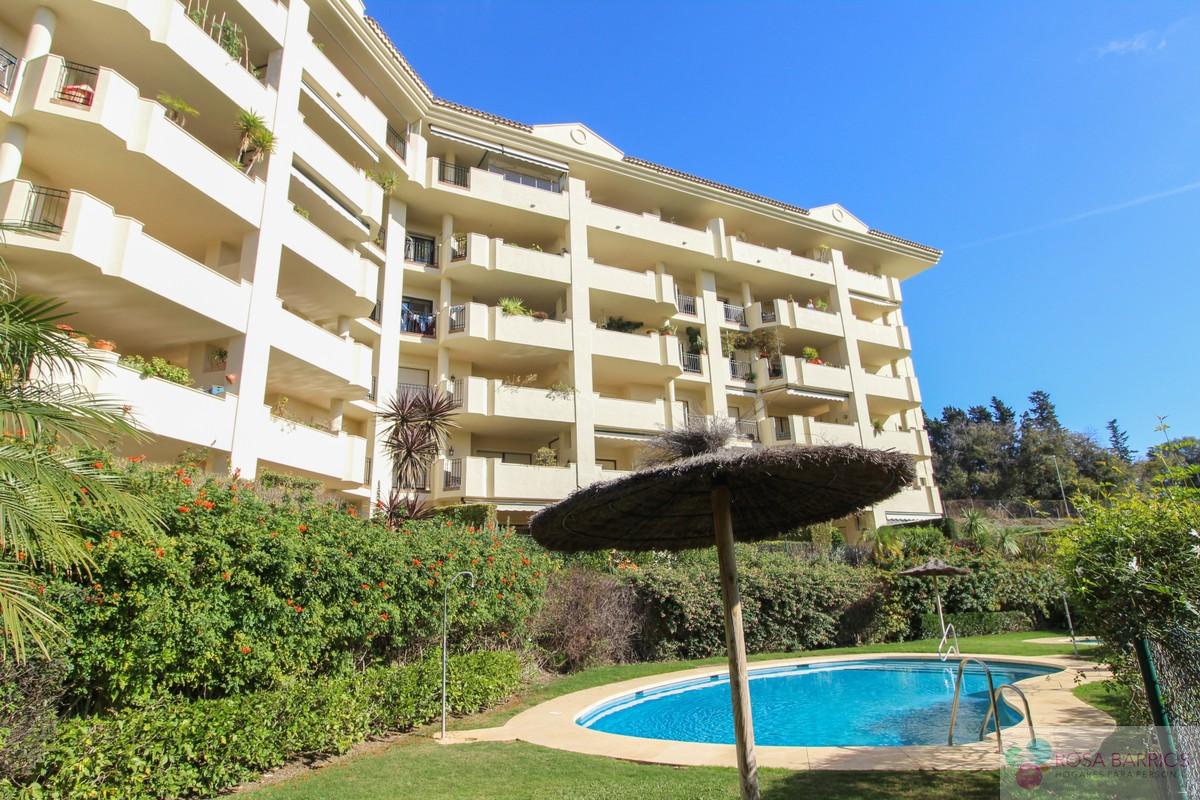 For sale of penthouse in Guadalmina Alta