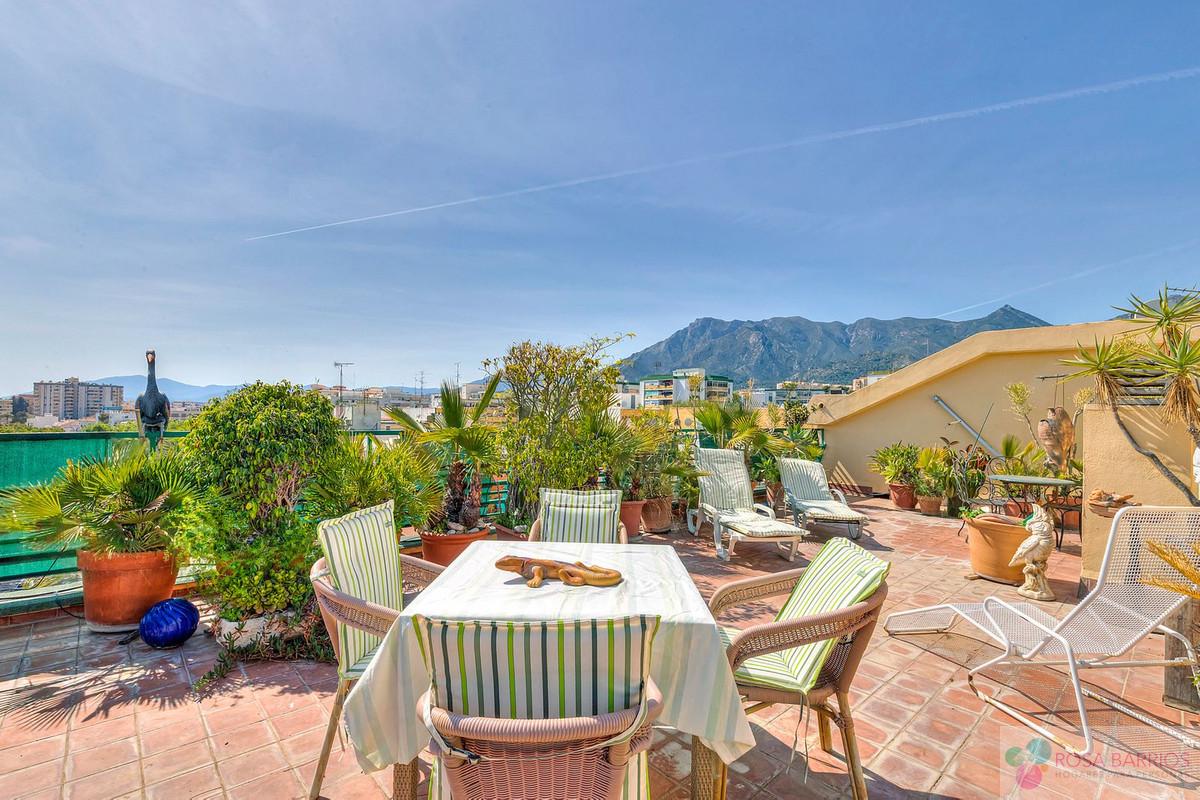 For sale of penthouse in Marbella