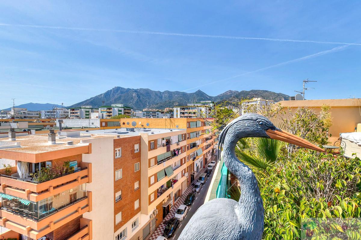 For sale of penthouse in Marbella