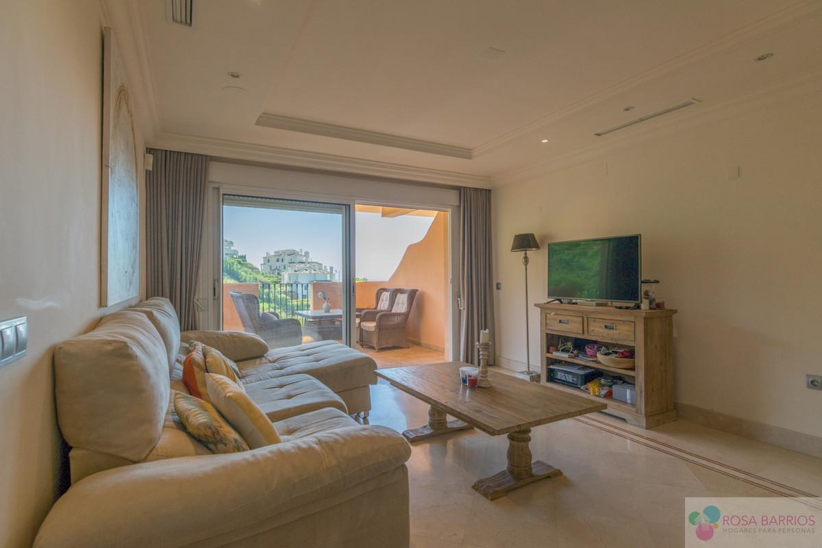 For sale of apartment in Nueva Andalucía