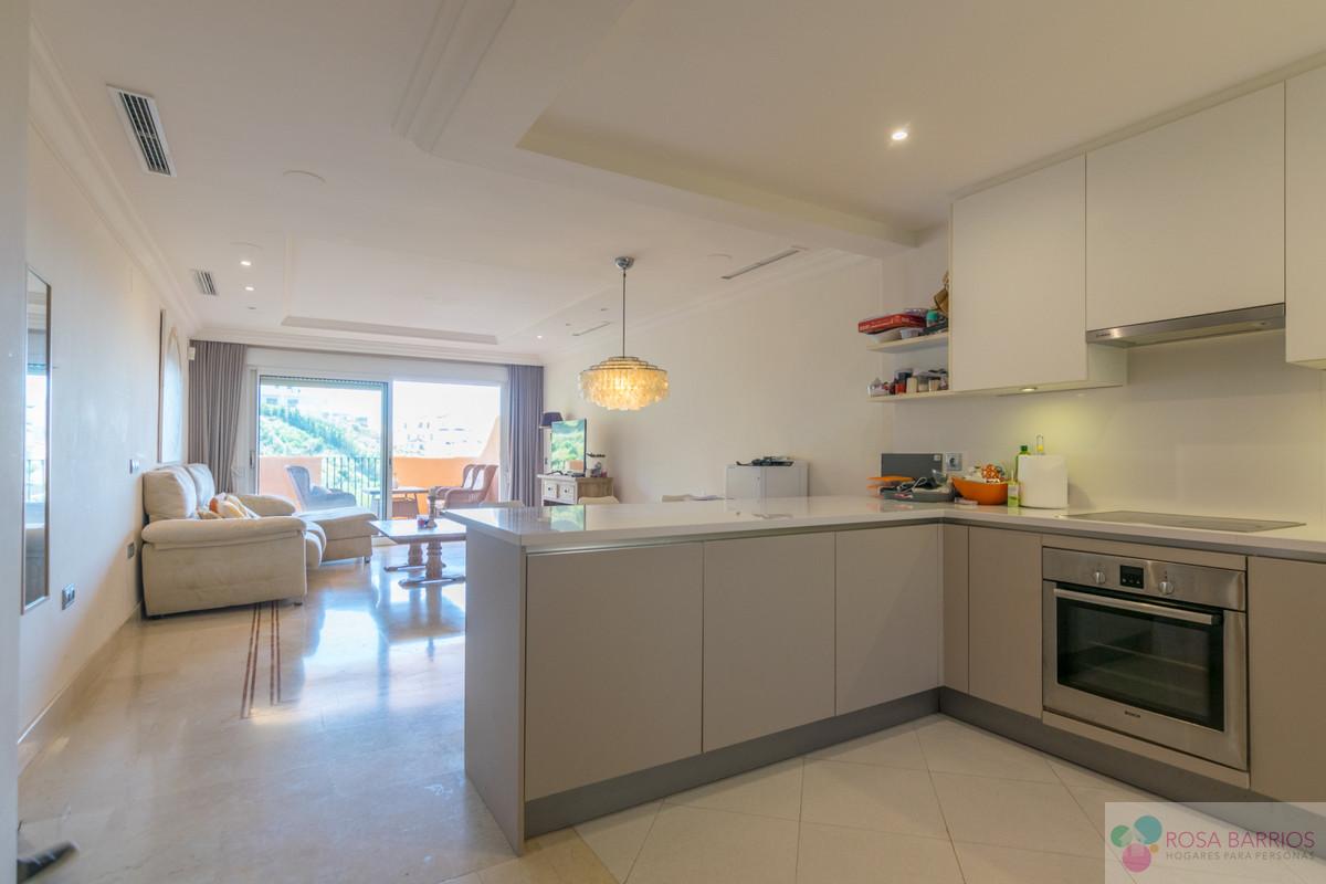 For sale of apartment in Nueva Andalucía