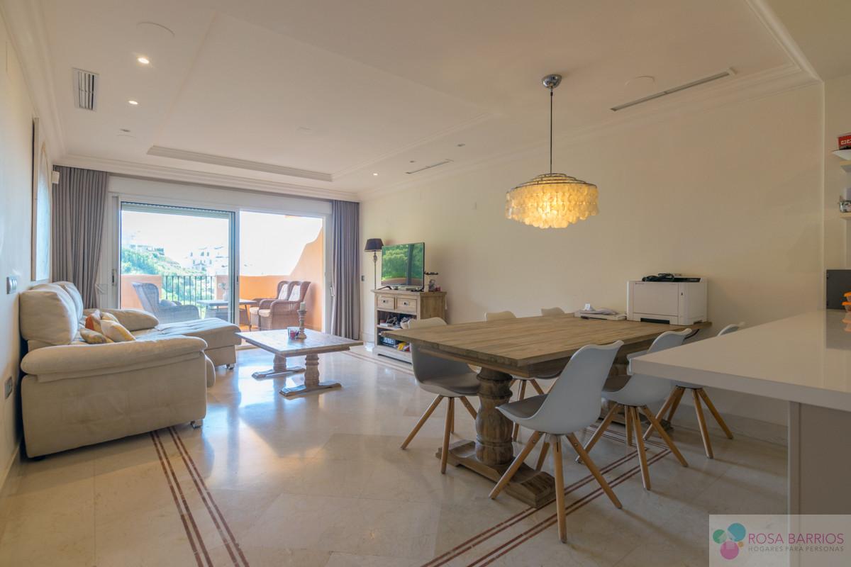 For sale of apartment in Nueva Andalucía