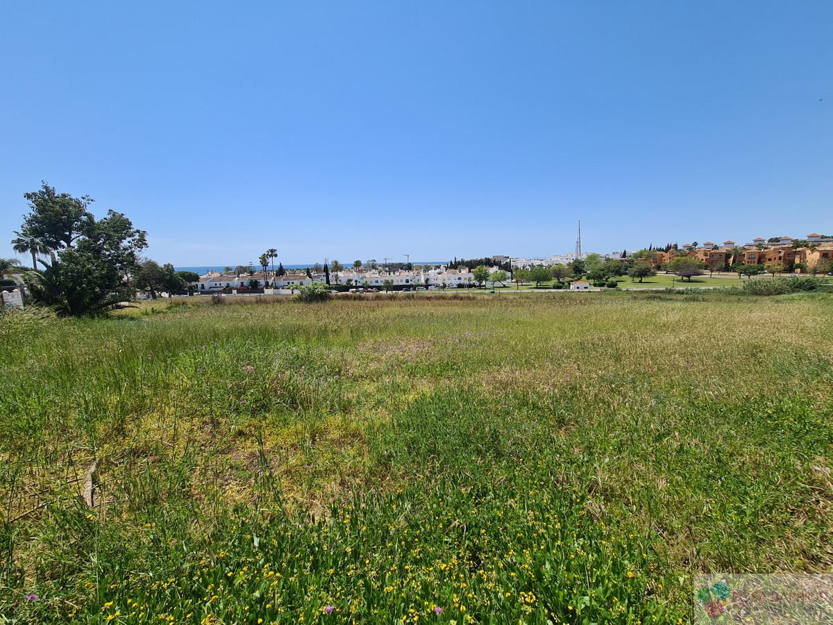For sale of land in Estepona