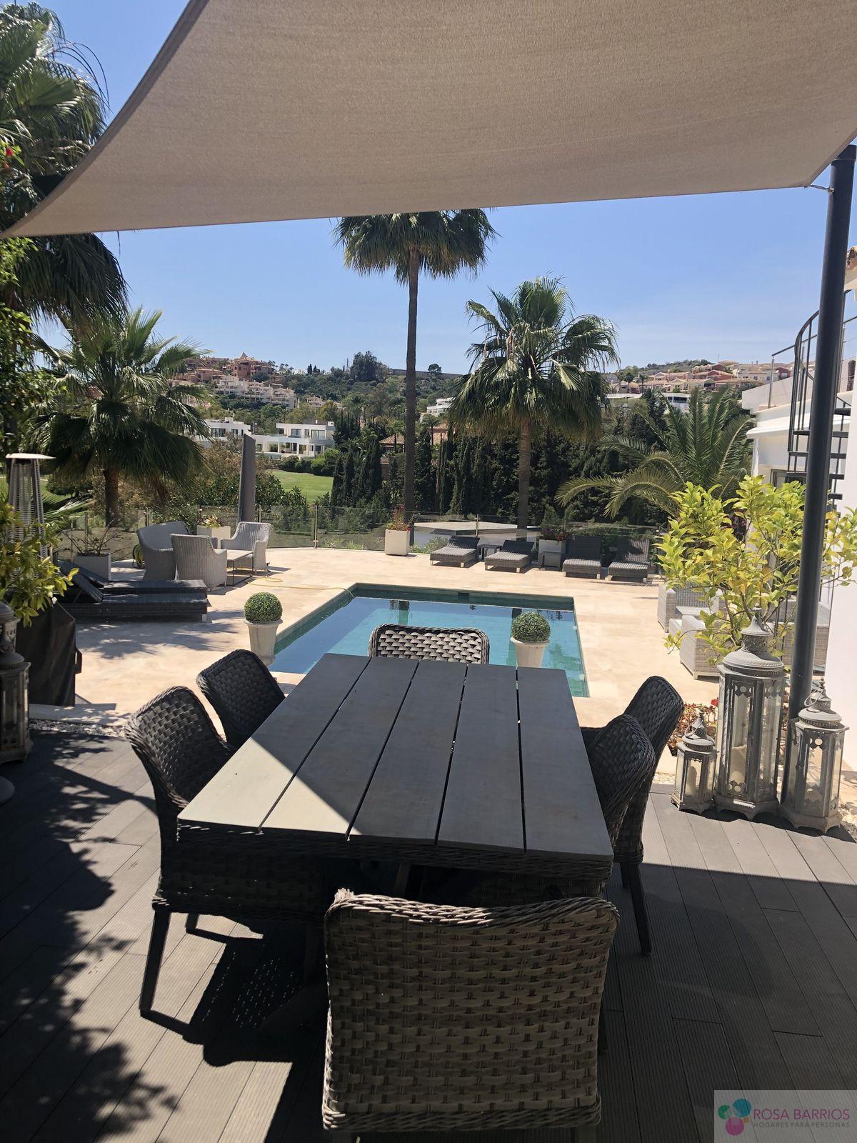 For sale of villa in Nueva Andalucía