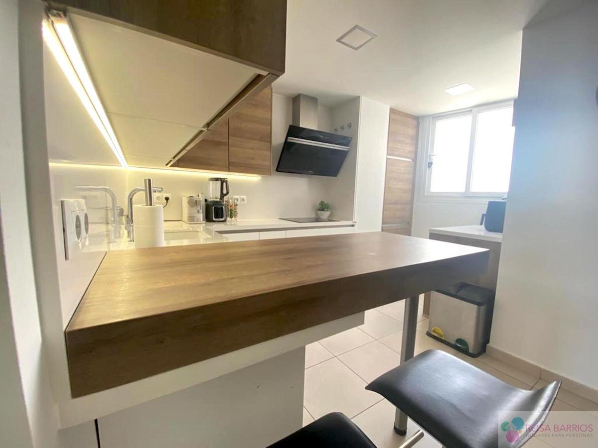 For sale of penthouse in Nueva Andalucía