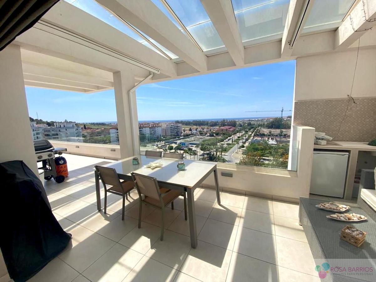 For sale of penthouse in Nueva Andalucía