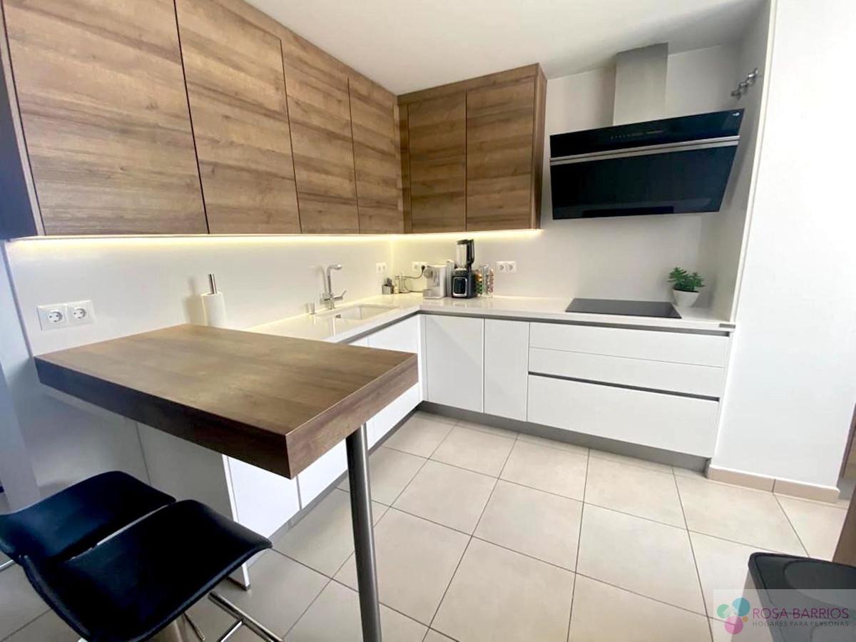 For sale of penthouse in Nueva Andalucía