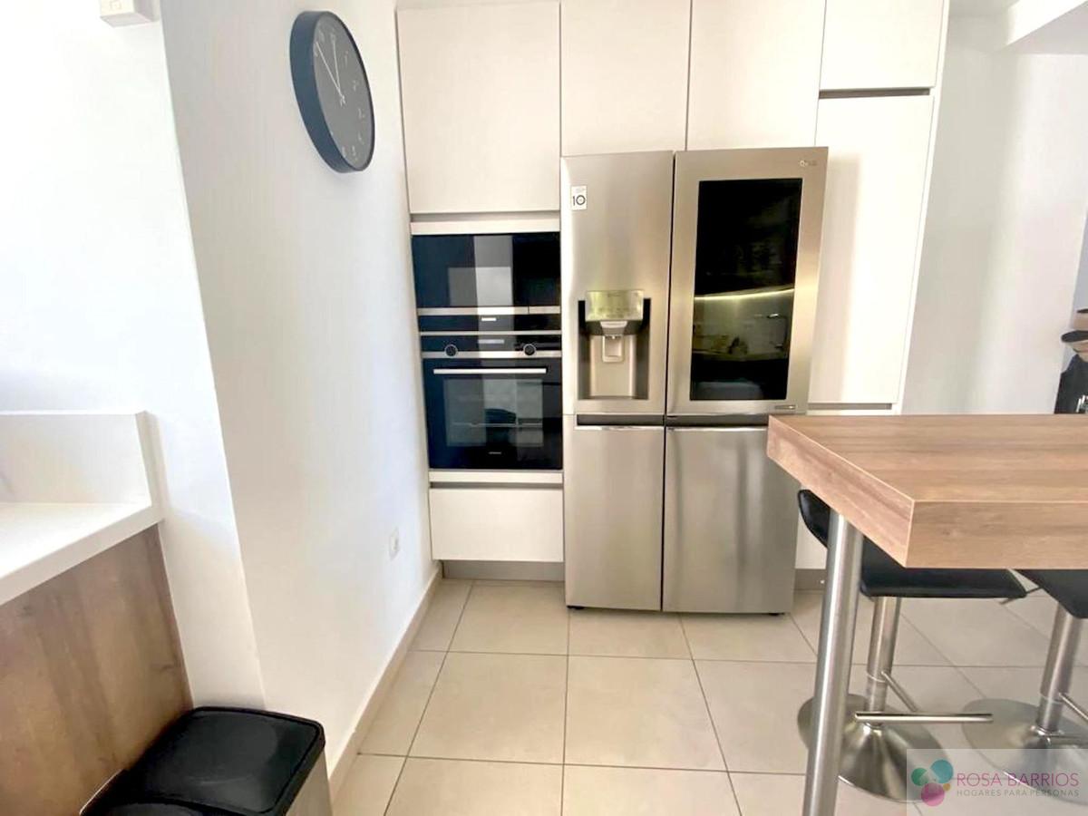 For sale of penthouse in Nueva Andalucía