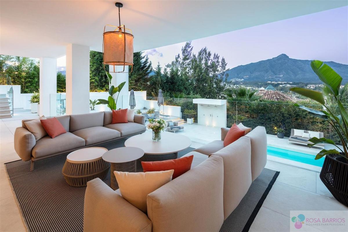 Venta de villa en Nueva Andalucía