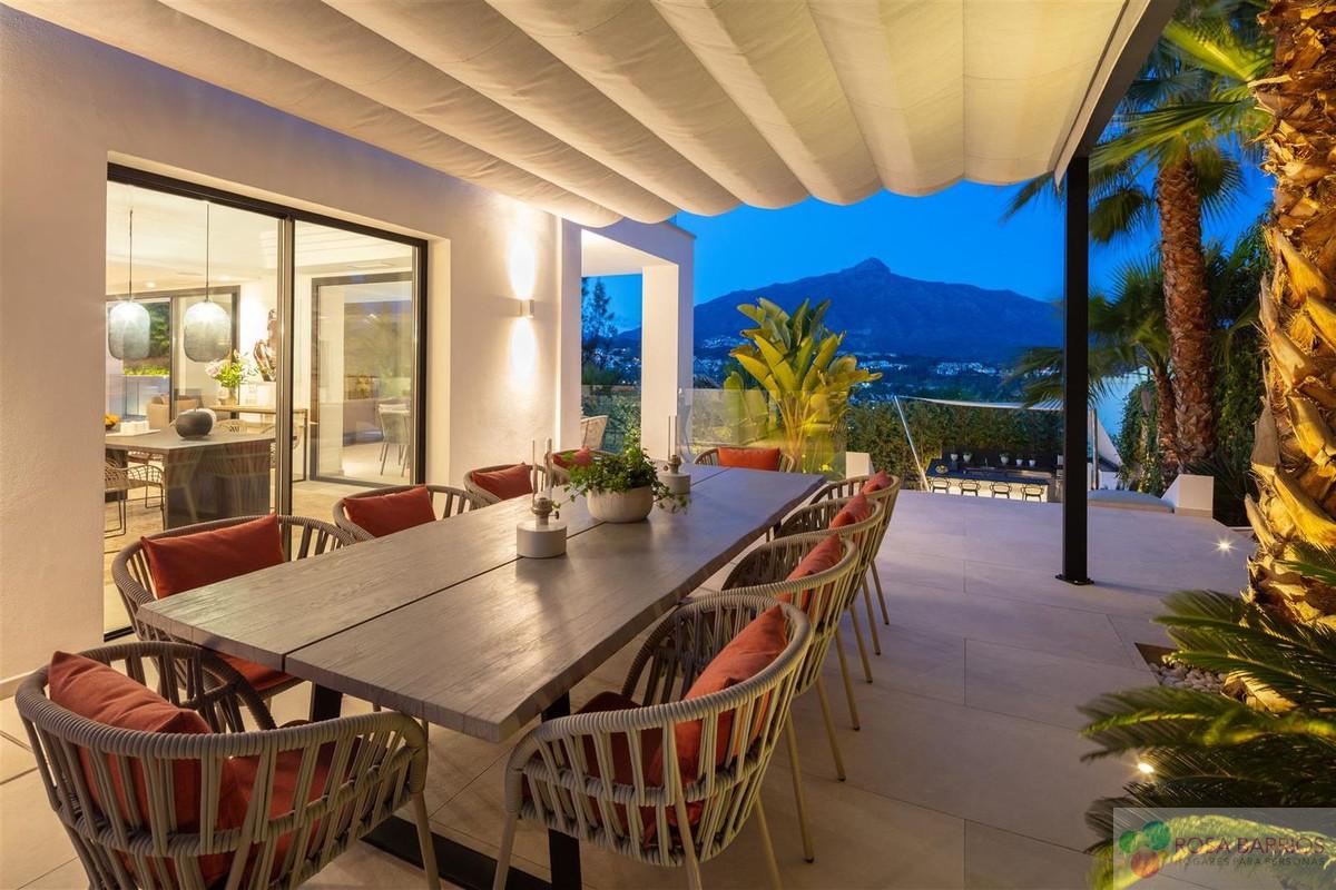 Venta de villa en Nueva Andalucía