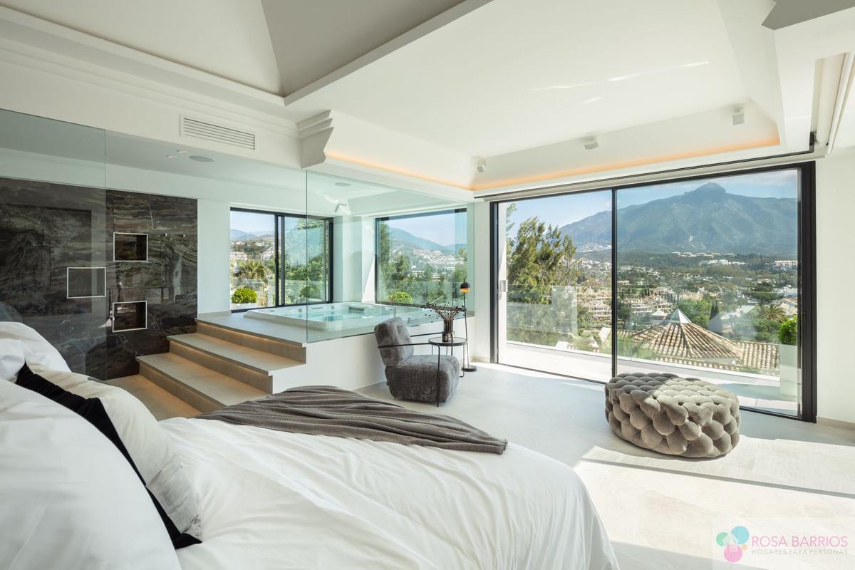 Venta de villa en Nueva Andalucía