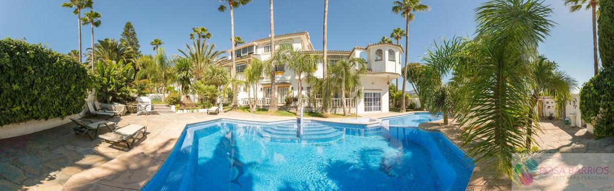 Zu verkaufen von villa in
 Estepona