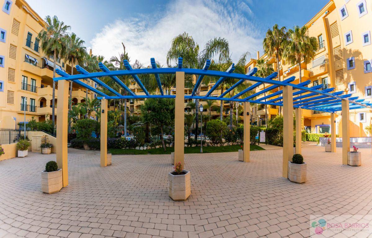 For sale of flat in San Pedro de Alcántara