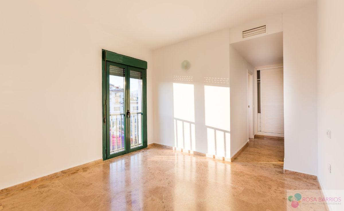 For sale of flat in San Pedro de Alcántara