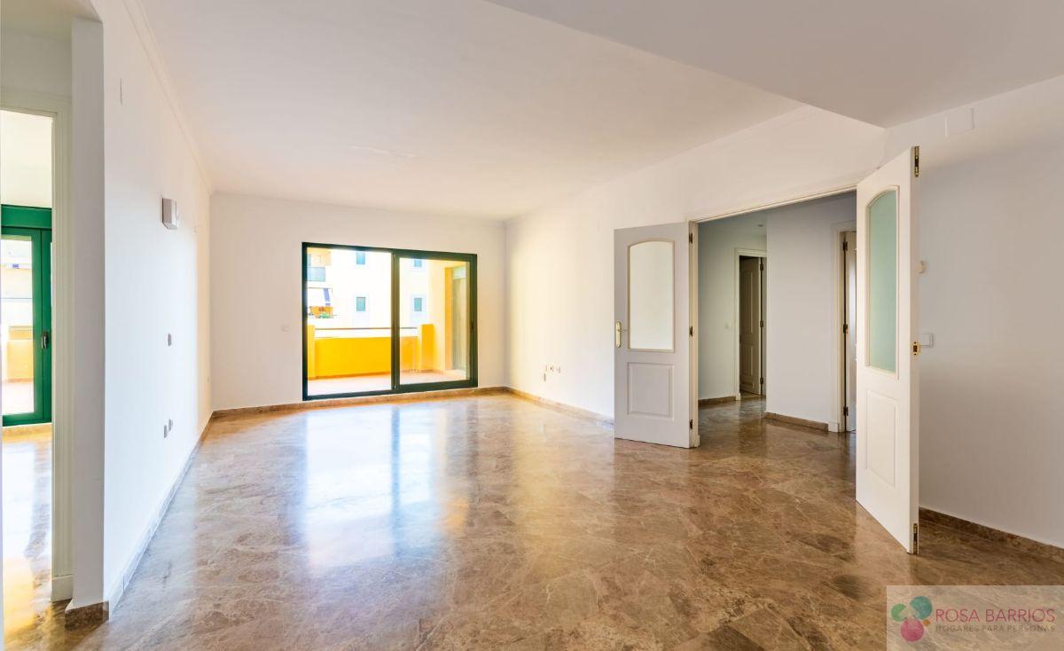 For sale of flat in San Pedro de Alcántara
