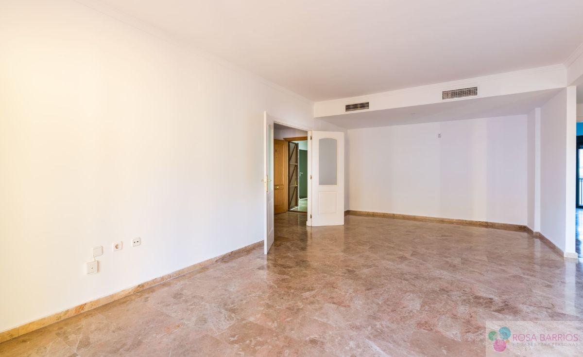 For sale of flat in San Pedro de Alcántara