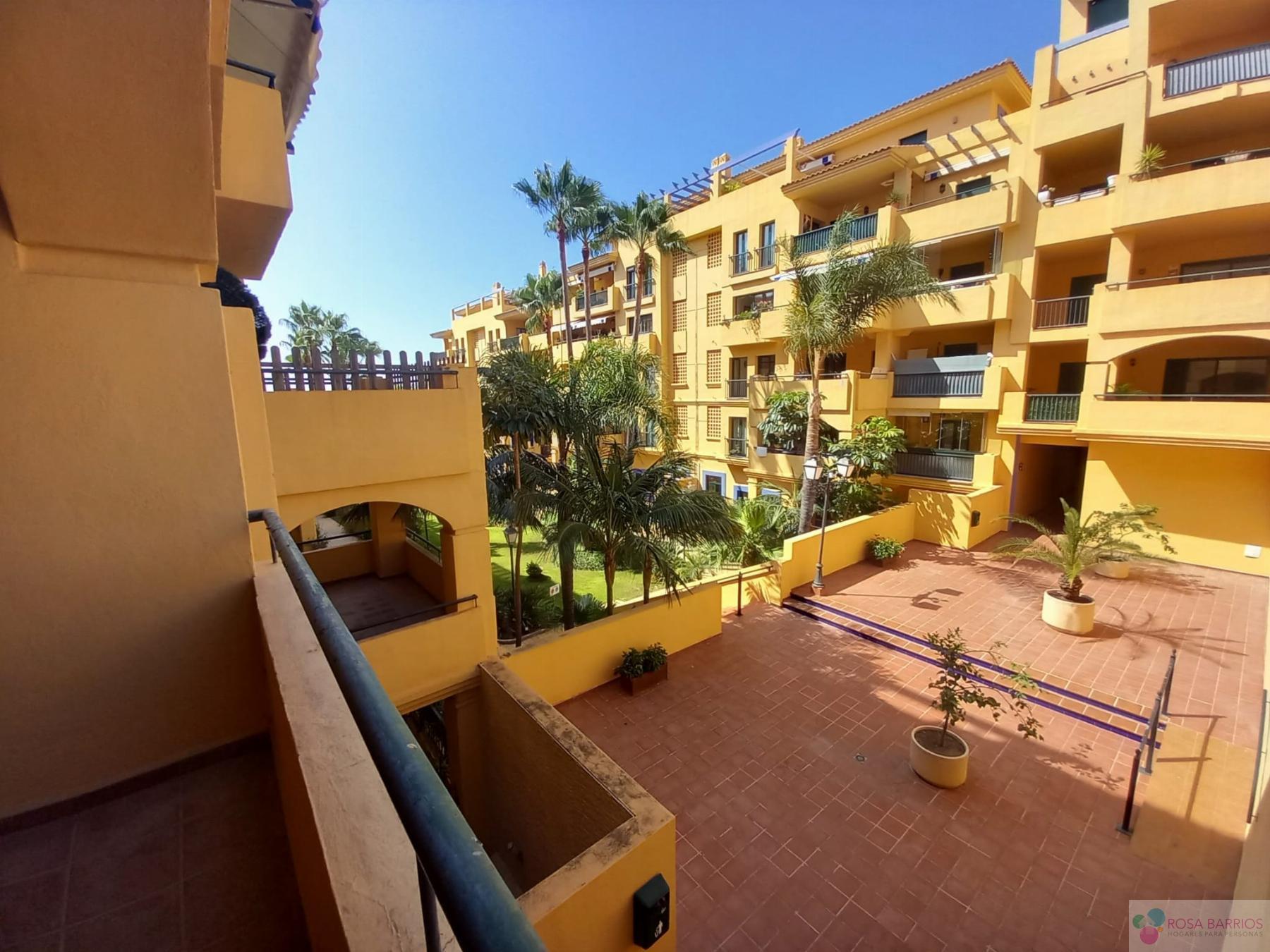 For sale of flat in San Pedro de Alcántara