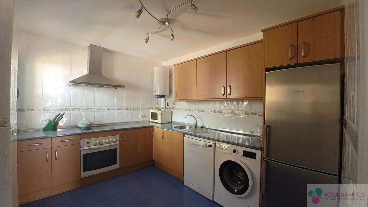 For sale of penthouse in Estepona