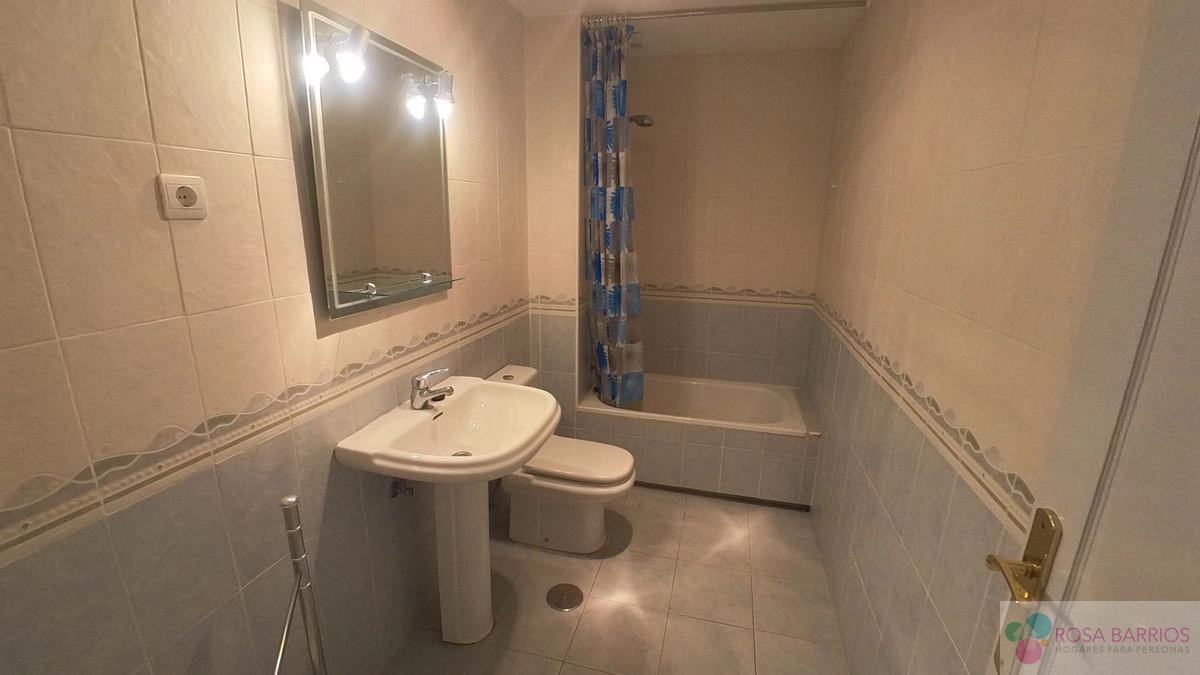 For sale of penthouse in Estepona
