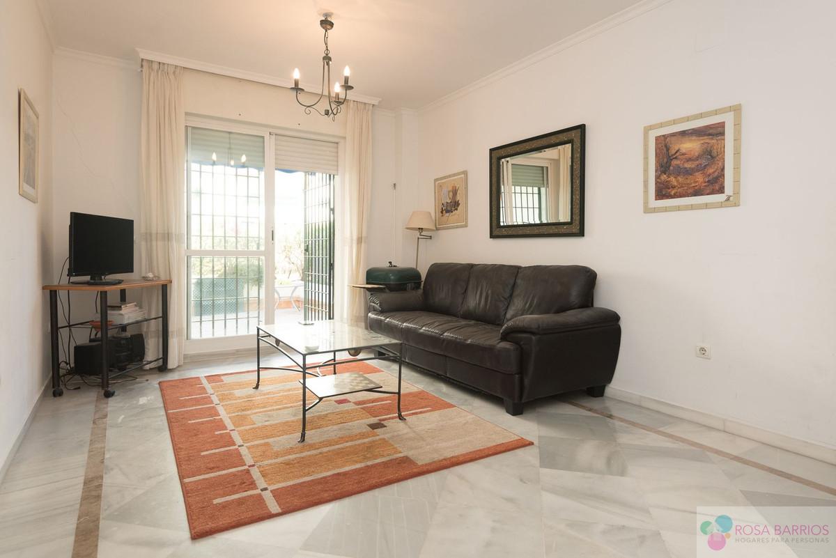 For sale of apartment in Nueva Andalucía