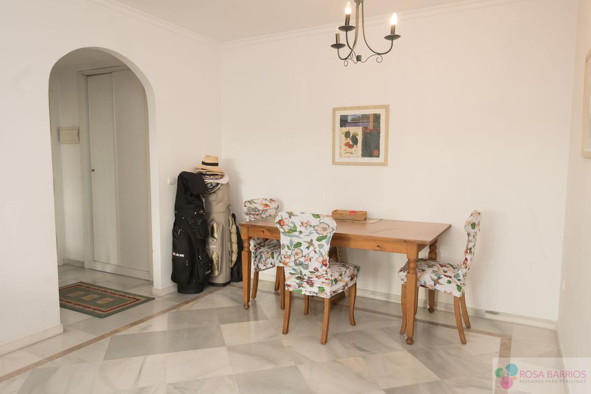 For sale of apartment in Nueva Andalucía