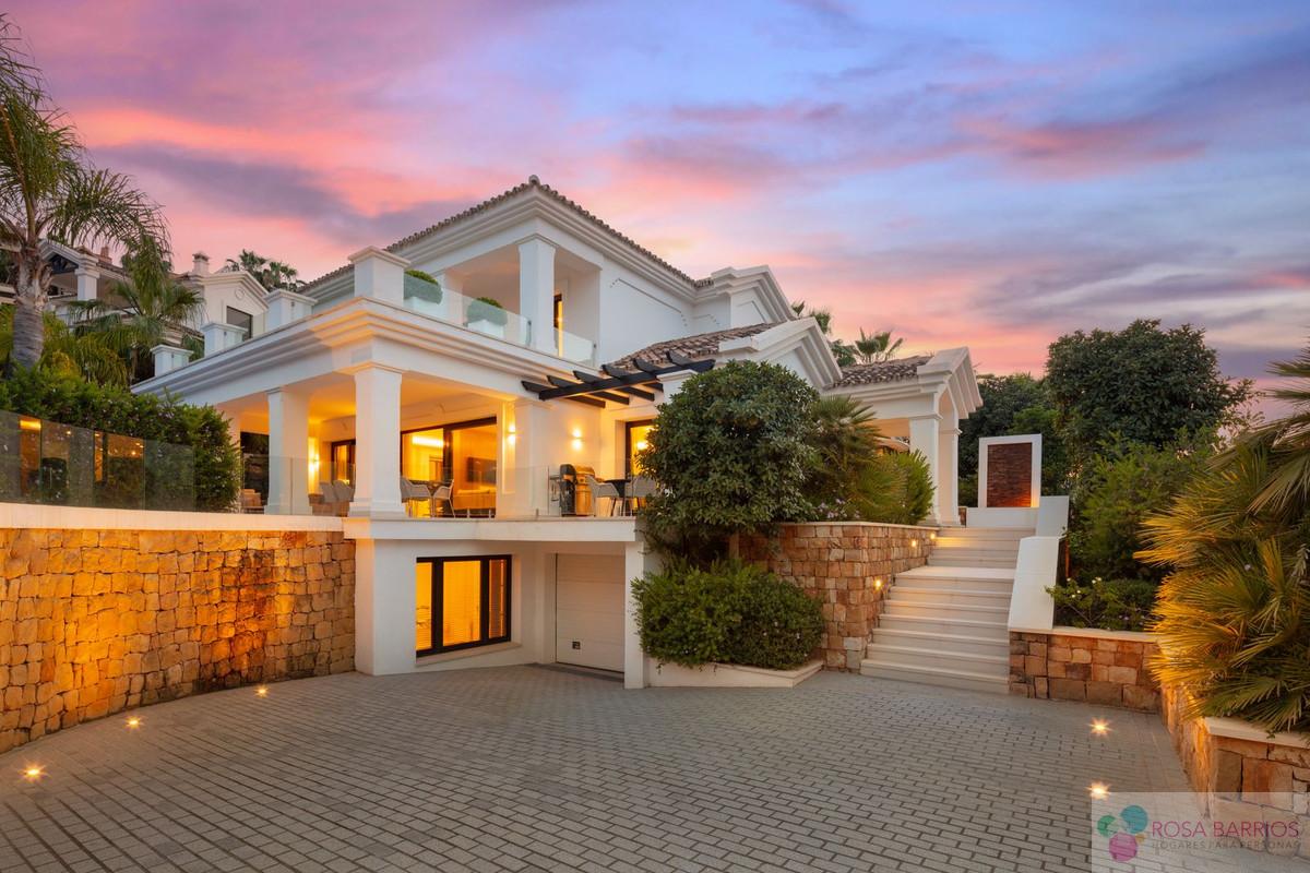 Venta de villa en Nueva Andalucía