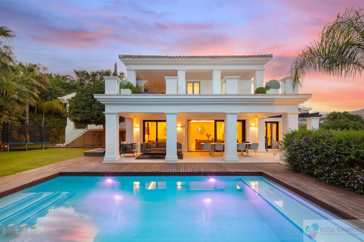Venta de villa en Nueva Andalucía
