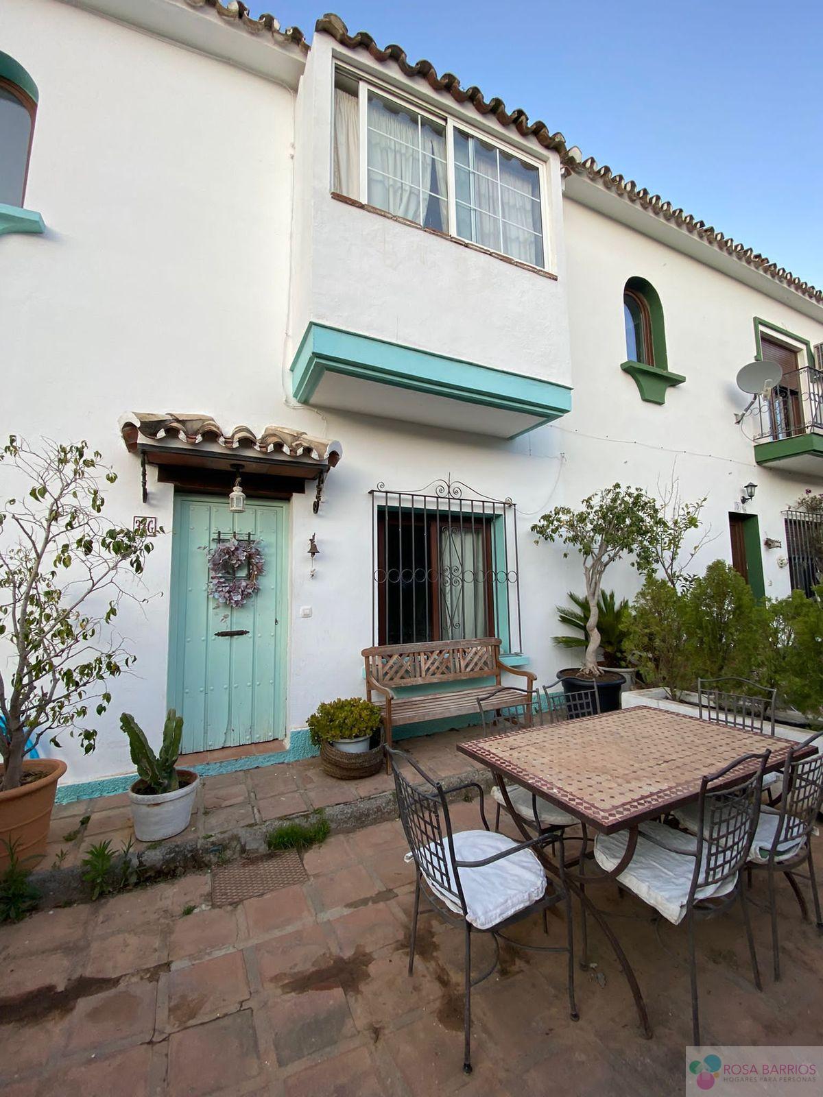 Zu verkaufen von villa in
 Estepona