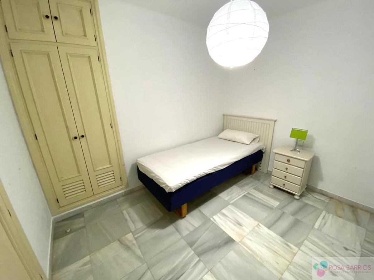 For sale of apartment in Nueva Andalucía