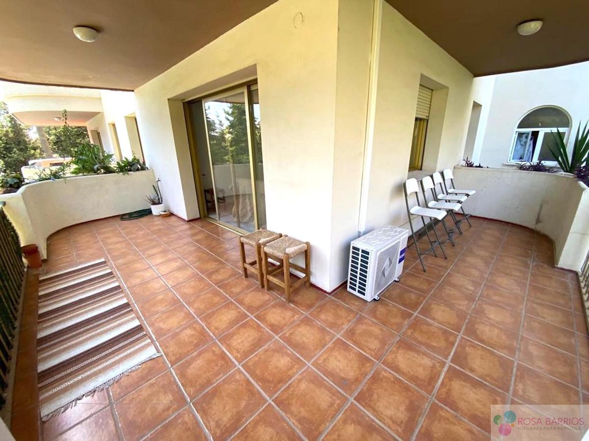 For sale of apartment in Nueva Andalucía