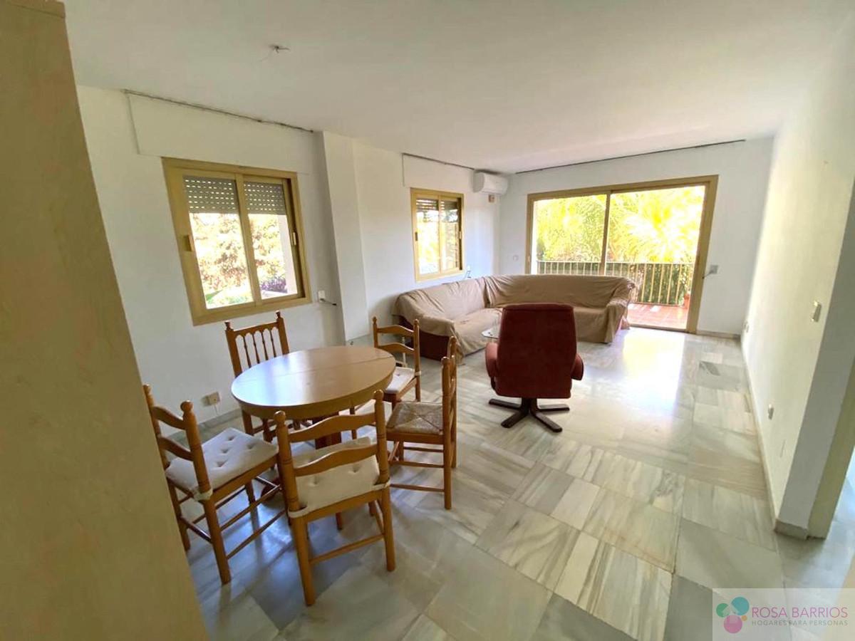 For sale of apartment in Nueva Andalucía