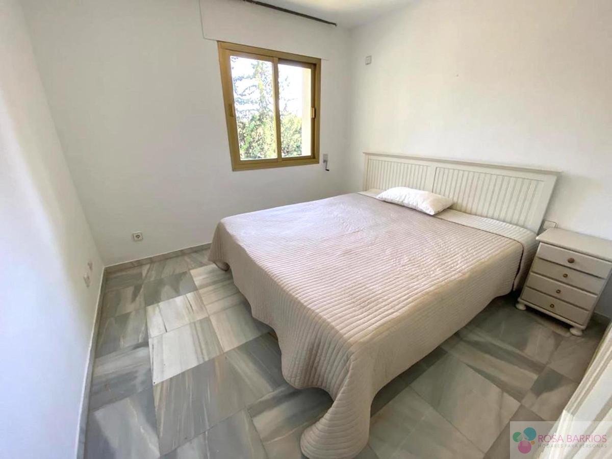 For sale of apartment in Nueva Andalucía