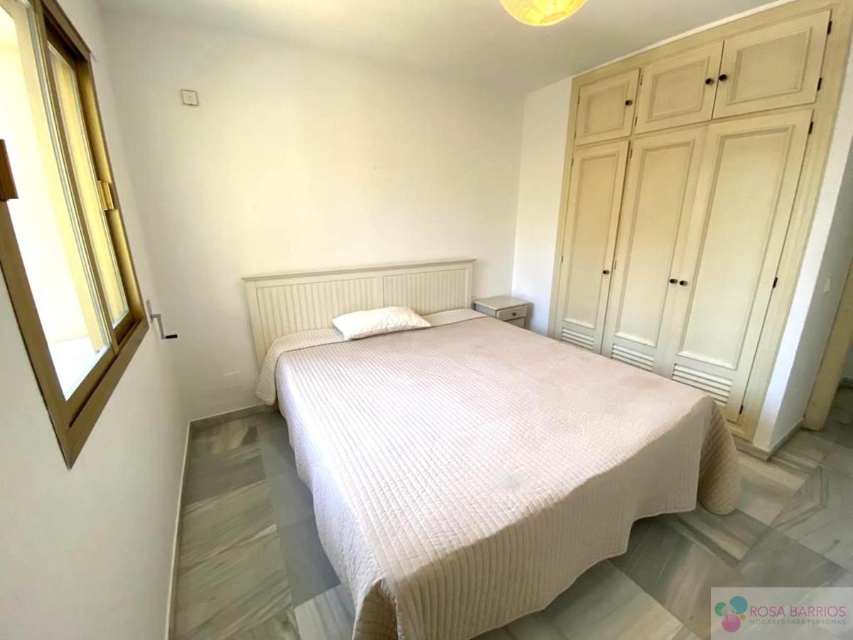 For sale of apartment in Nueva Andalucía