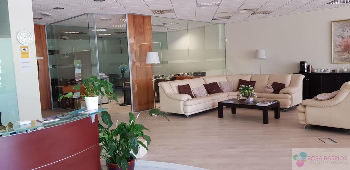 For sale of commercial in Estepona