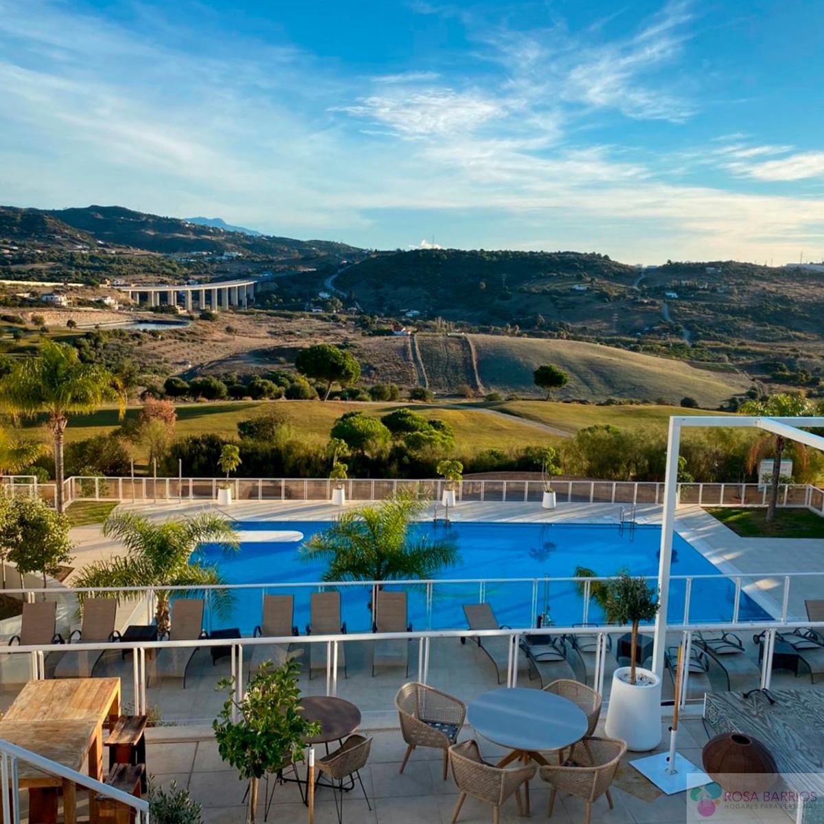 For sale of penthouse in Estepona