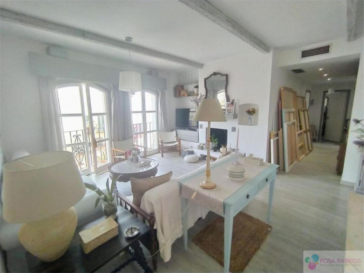 For sale of apartment in Puerto Banús