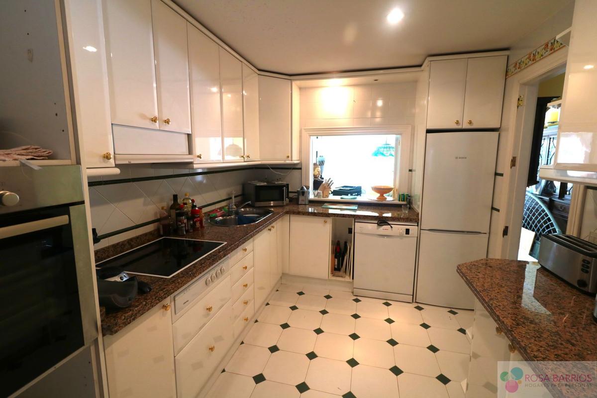 Zu verkaufen von penthouse in
 Estepona