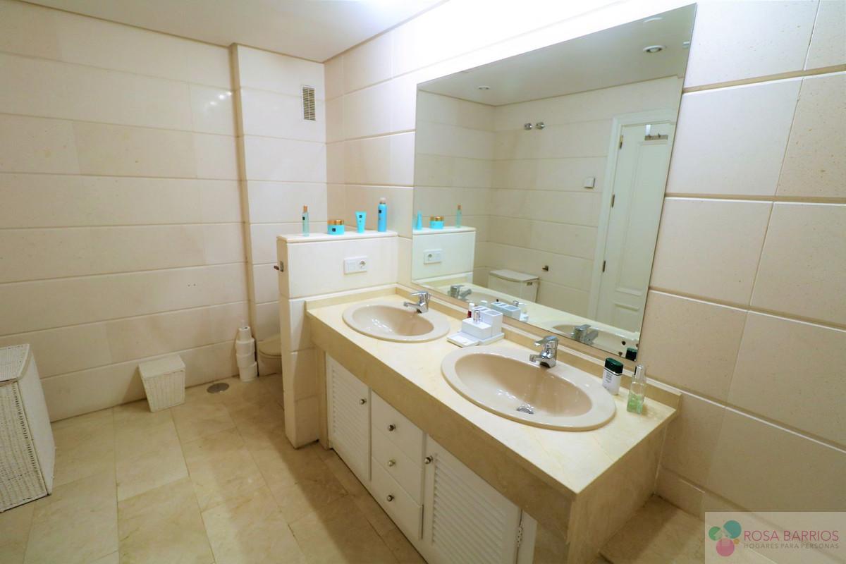 Zu verkaufen von penthouse in
 Estepona