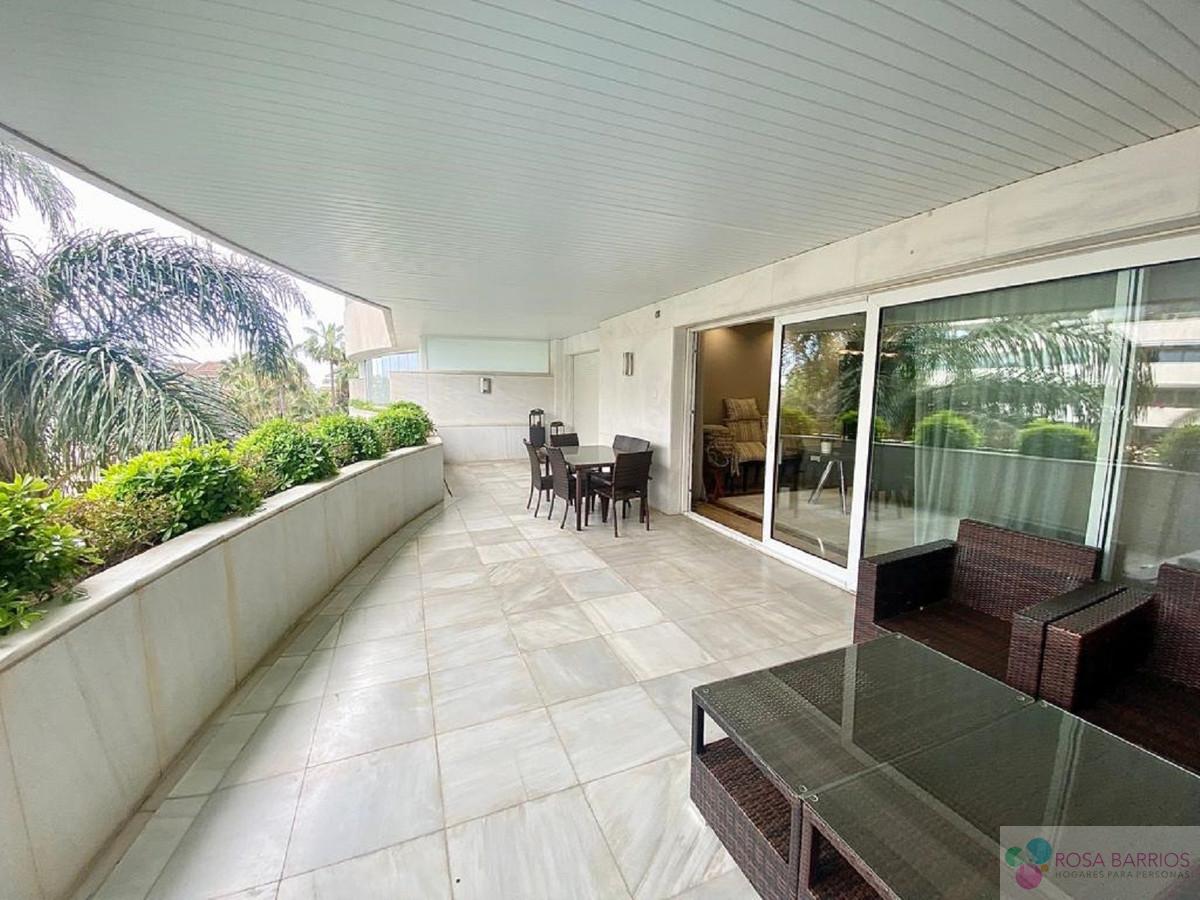 Venta de apartamento en Puerto Banús