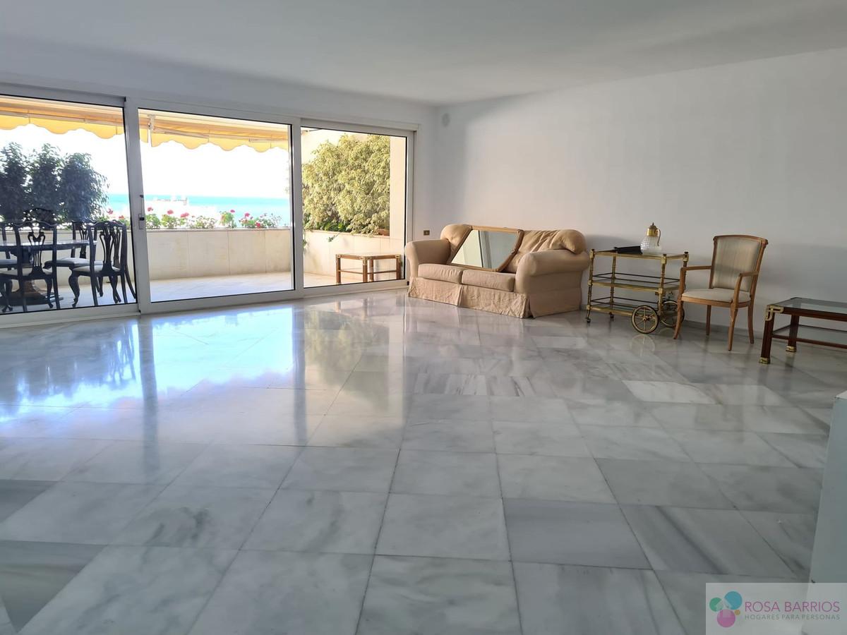 For sale of apartment in Marbella